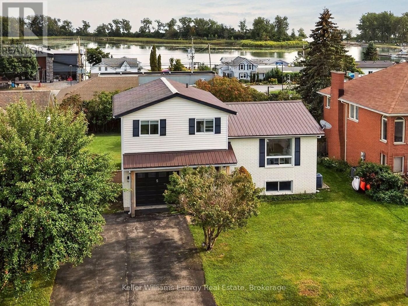 5 HARBOURVIEW CRESCENT - 2
