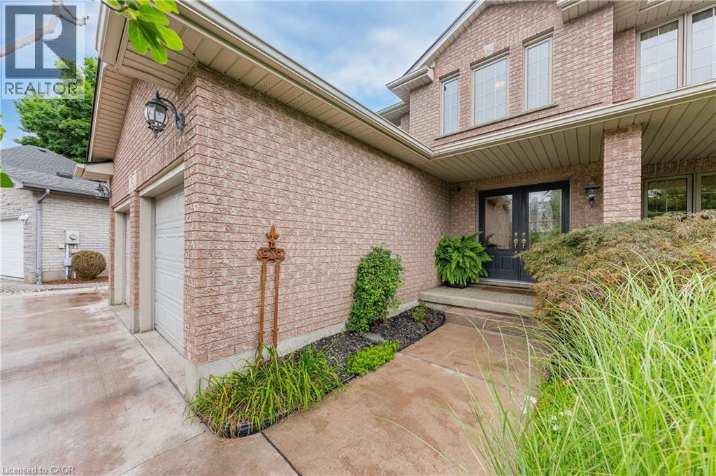 52 ARCHWOOD Crescent — photo 3