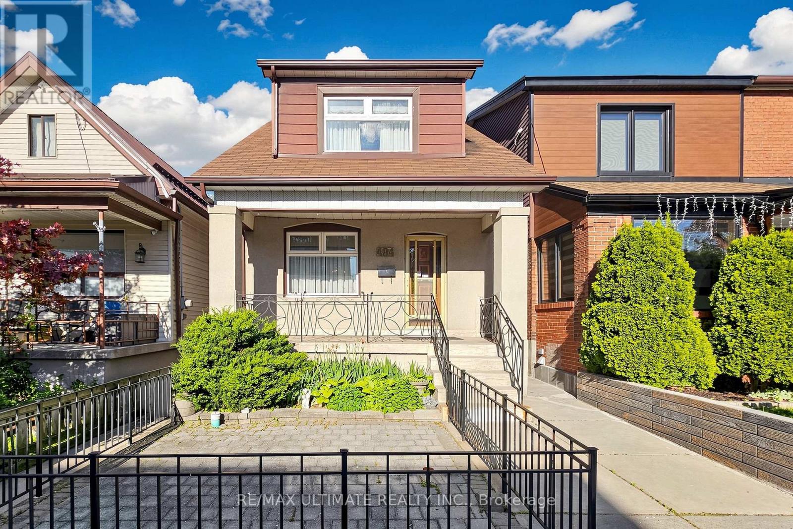 Photo of 494 Oakwood Avenue