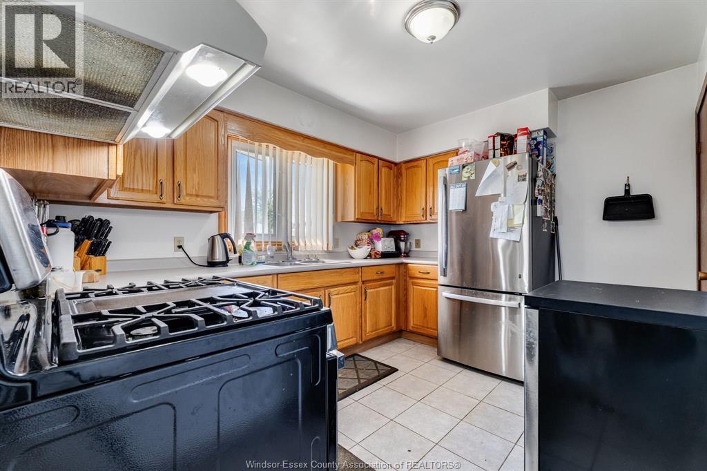 85 Lutsch AVENUE - 11