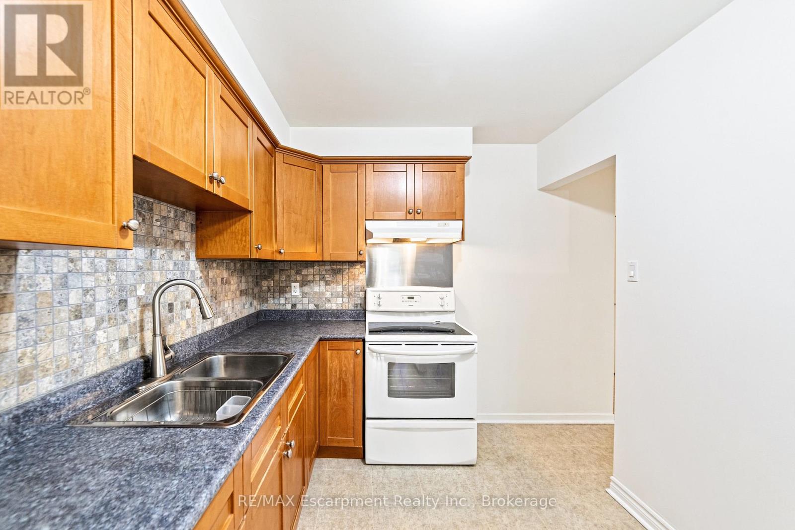 #52 2380 BROMSGROVE ROAD - Image 11