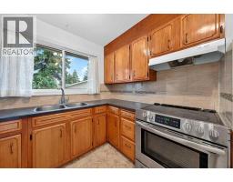 2pc Bathroom - 4831 48 Street Nw, Calgary, AB T3A0S5 Photo 8