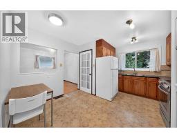 4pc Bathroom - 4831 48 Street Nw, Calgary, AB T3A0S5 Photo 6