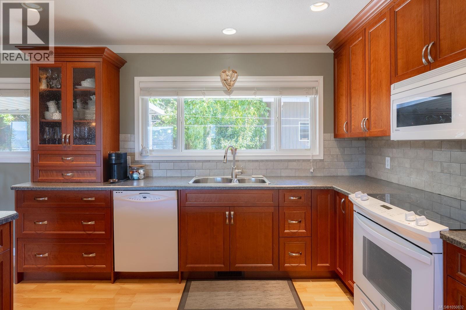 2373 Anderson Ave - 4