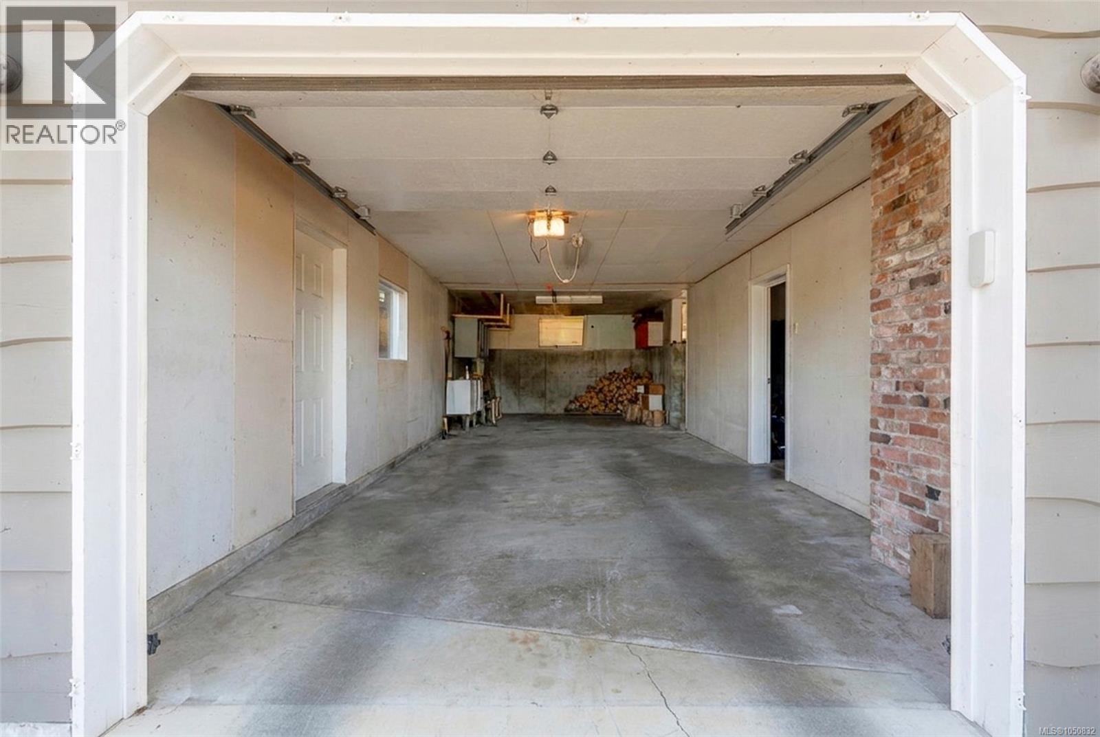 2373 Anderson Ave - Image 41