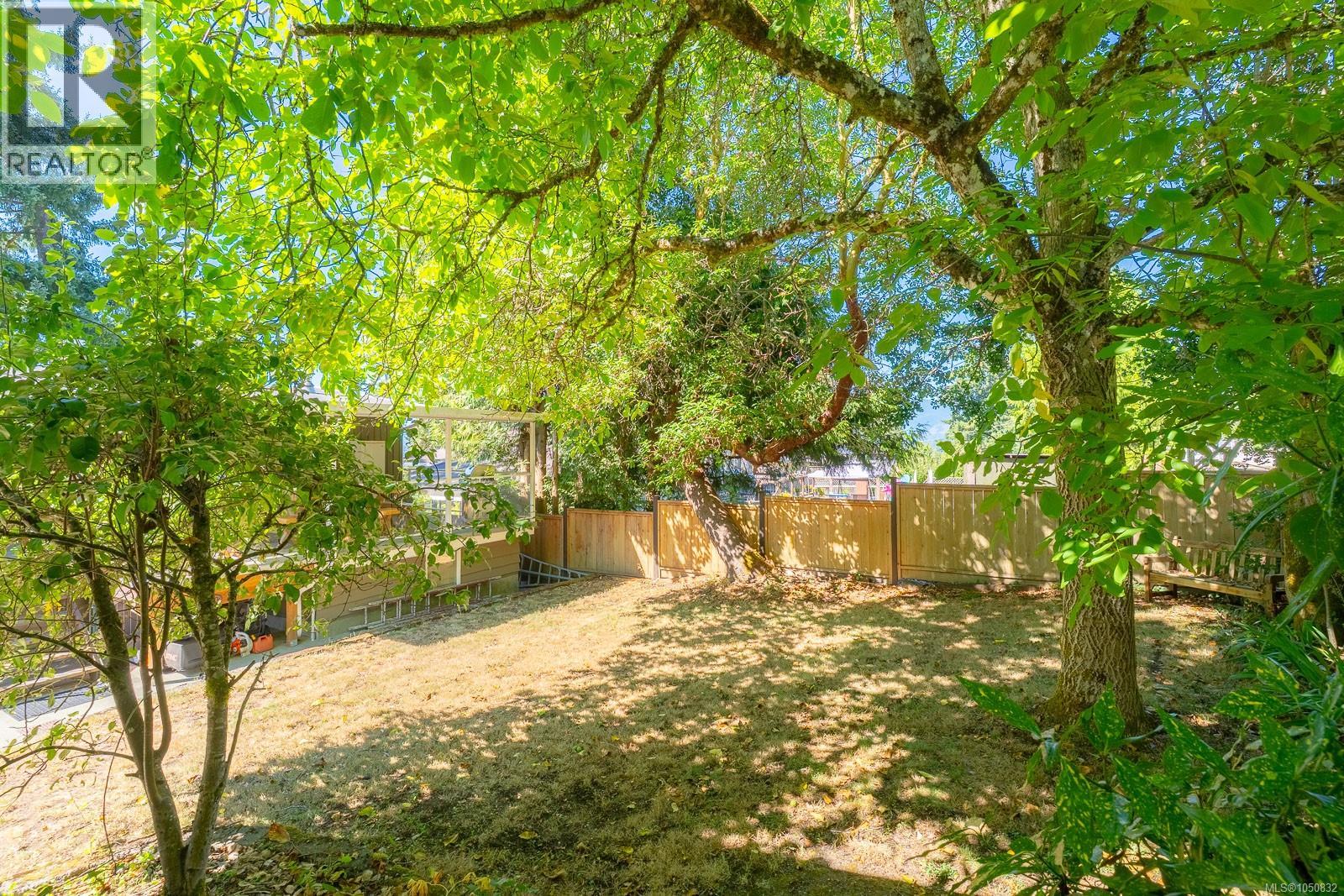2373 Anderson Ave - Image 50
