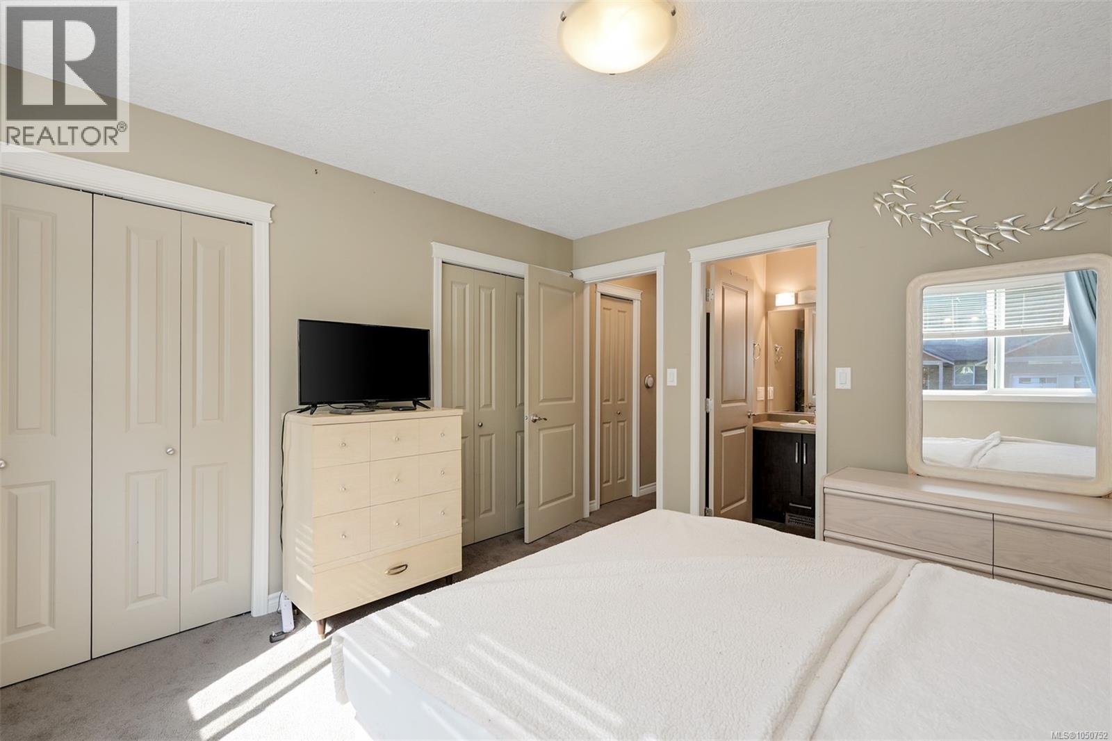 1069 Fitzgerald Rd - Image 19