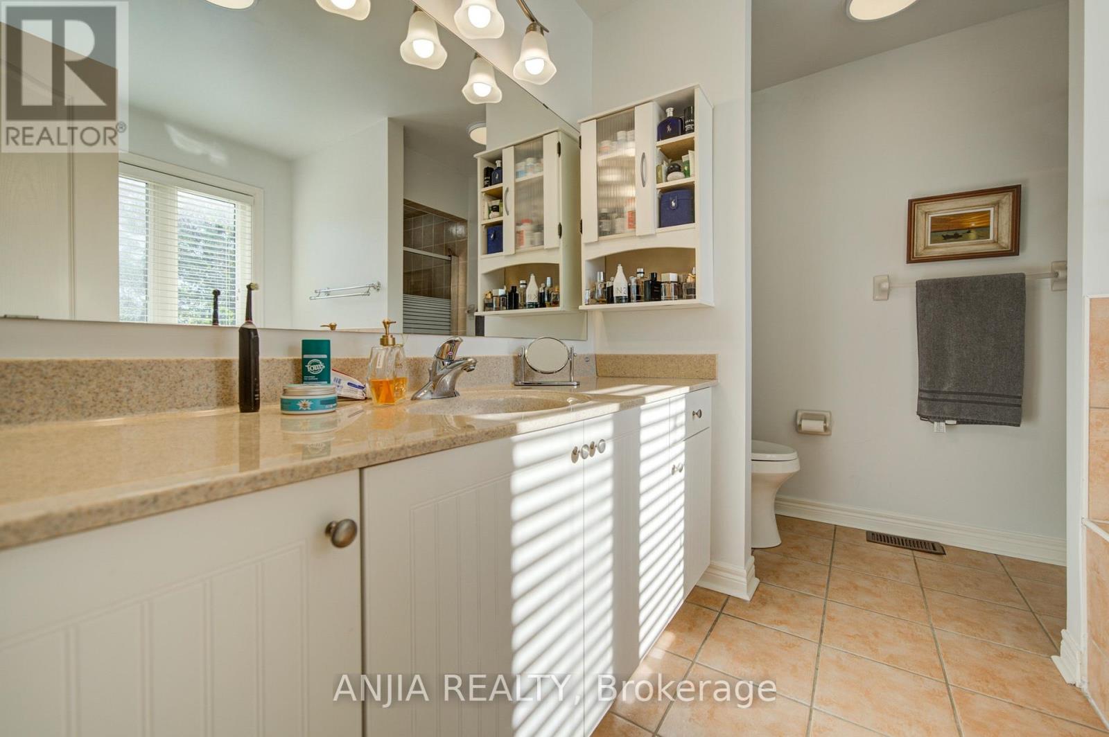 16 FOREST MANOR PLACE - Image 30