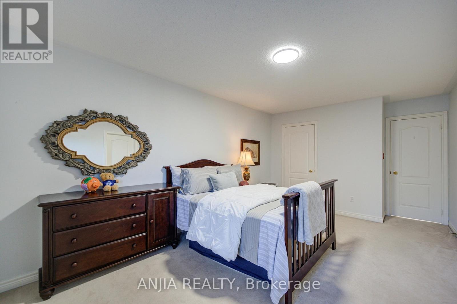 16 FOREST MANOR PLACE - Image 37