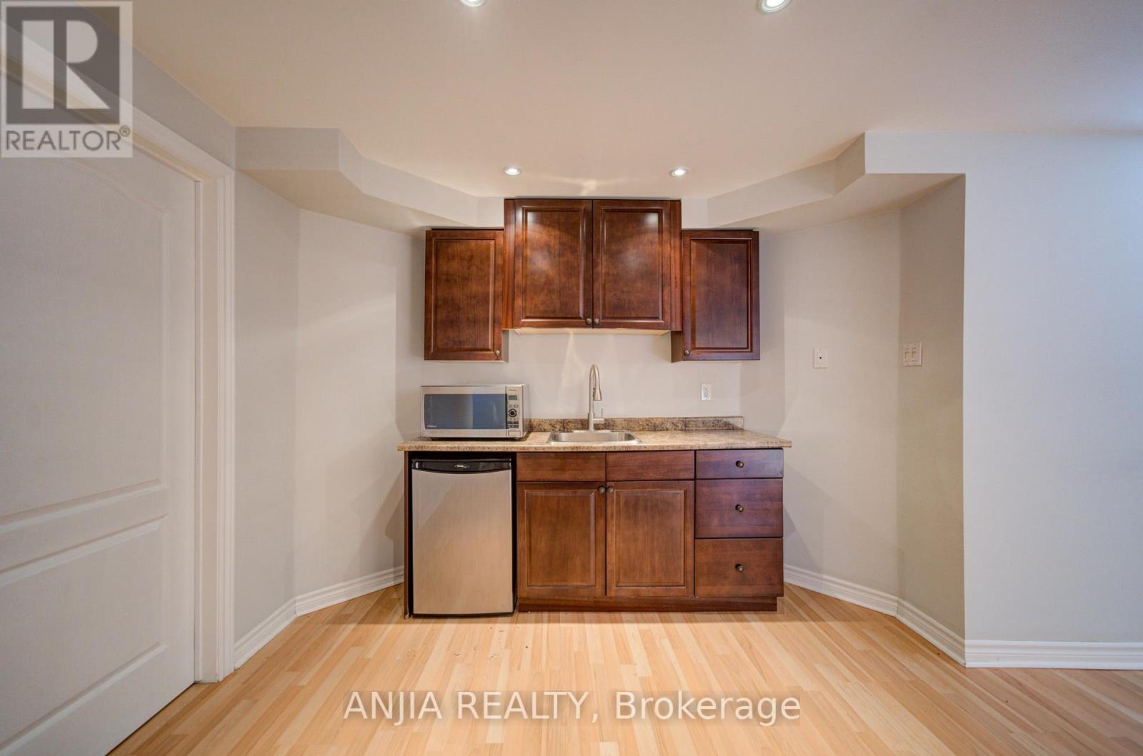 16 FOREST MANOR PLACE - Image 43