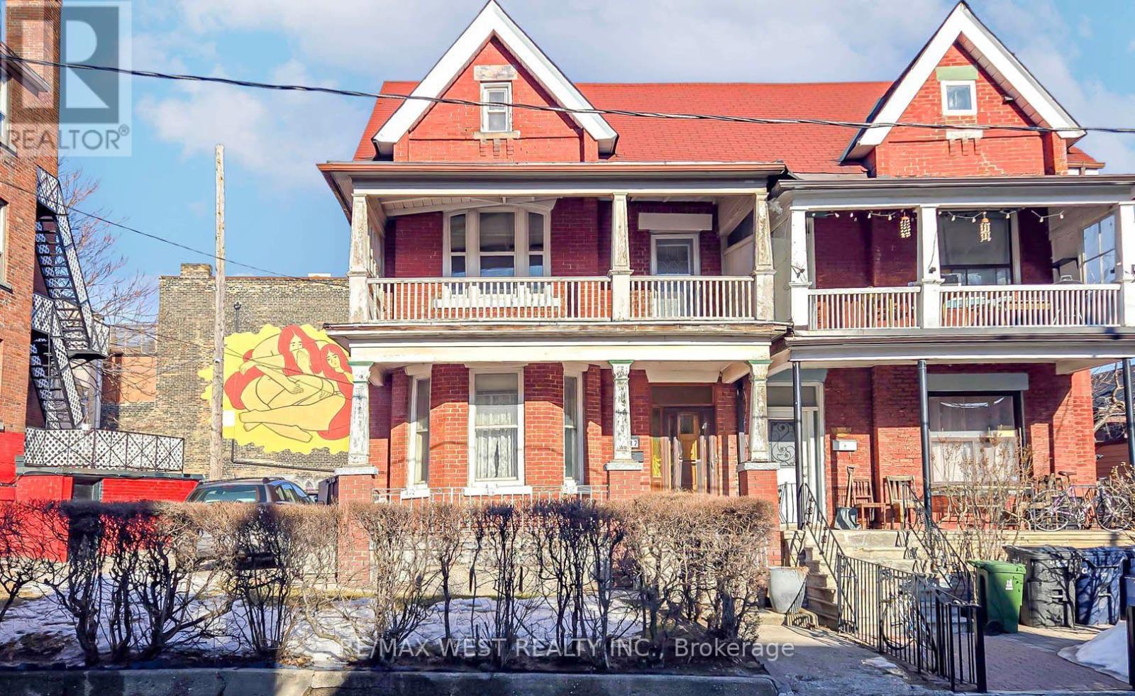 217 GLADSTONE AVENUE - 3