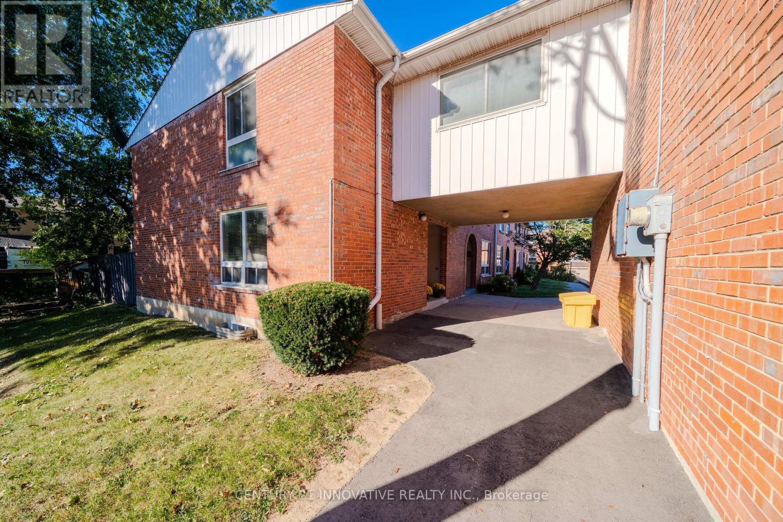 #21 2395 BROMSGROVE ROAD S - 4