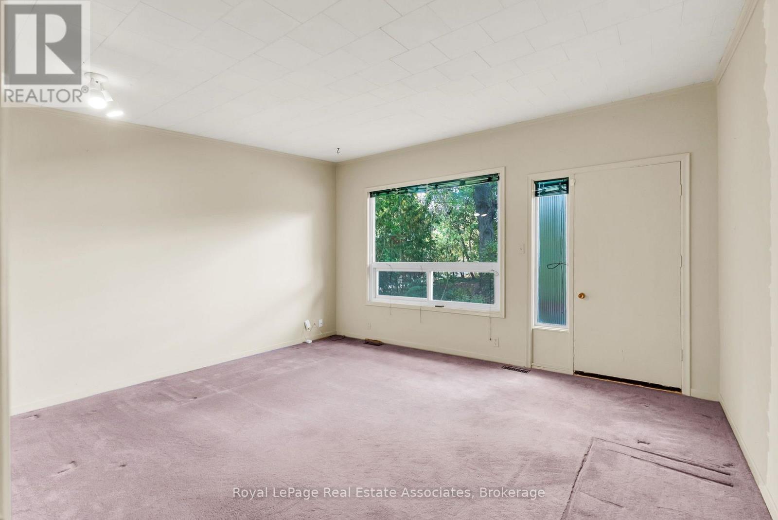 20 ADAMSON STREET N - 21