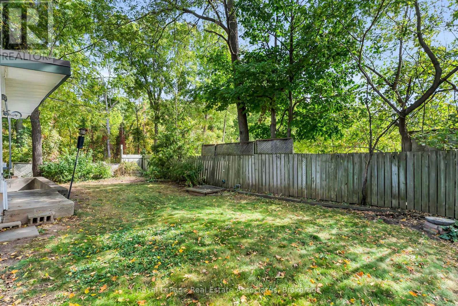 20 Adamson Street North, Halton Hills, ON photo 29