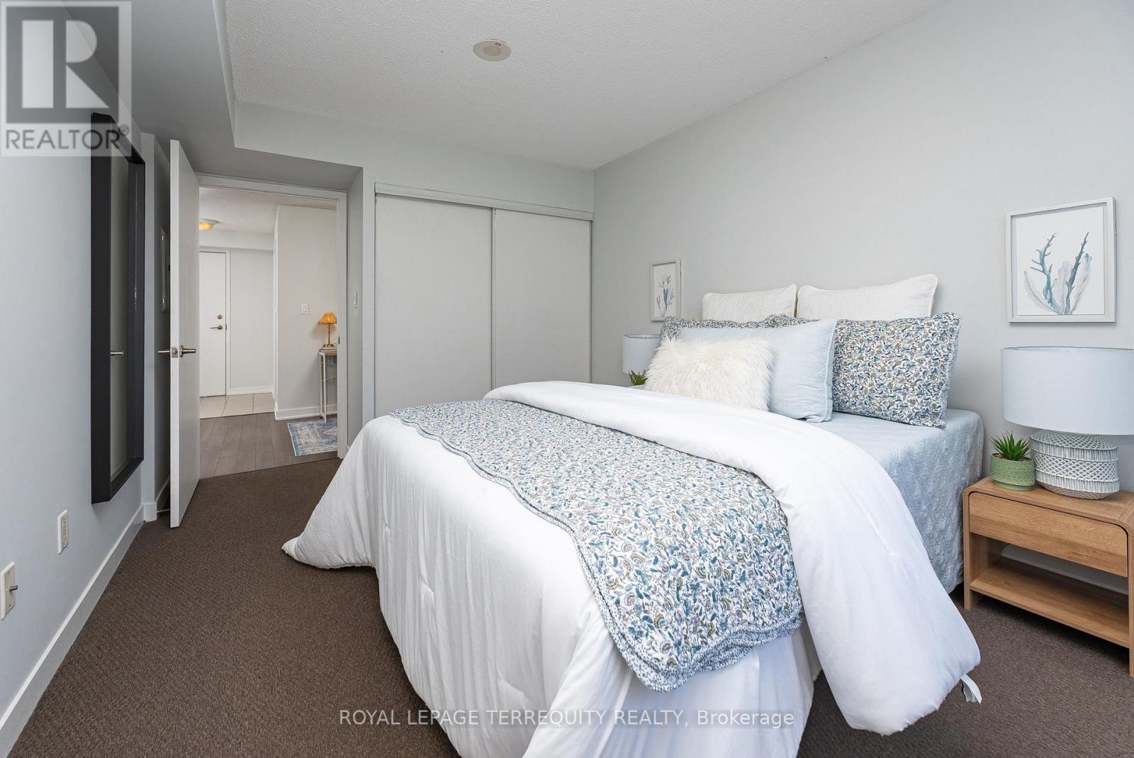 #320 816 LANSDOWNE AVENUE - 14