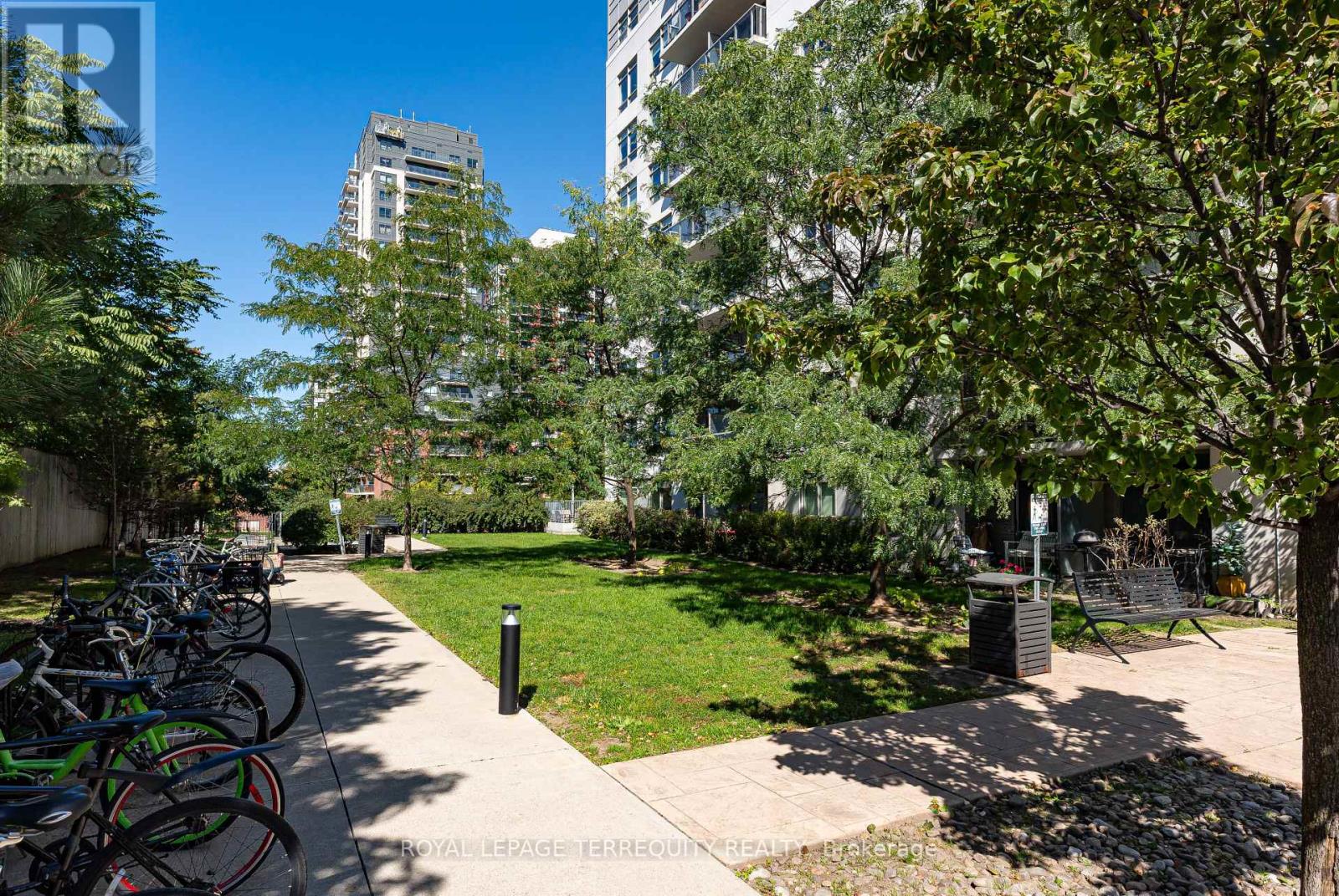 #320 816 LANSDOWNE AVENUE - 21
