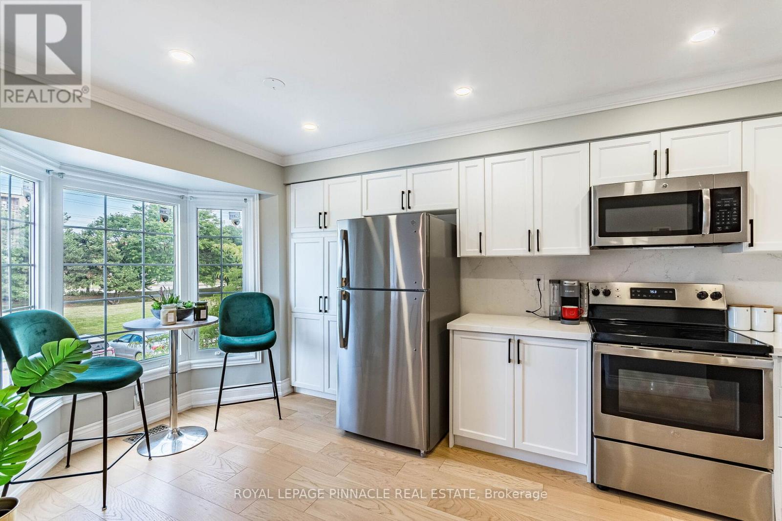#4 3480 UPPER MIDDLE ROAD - 13