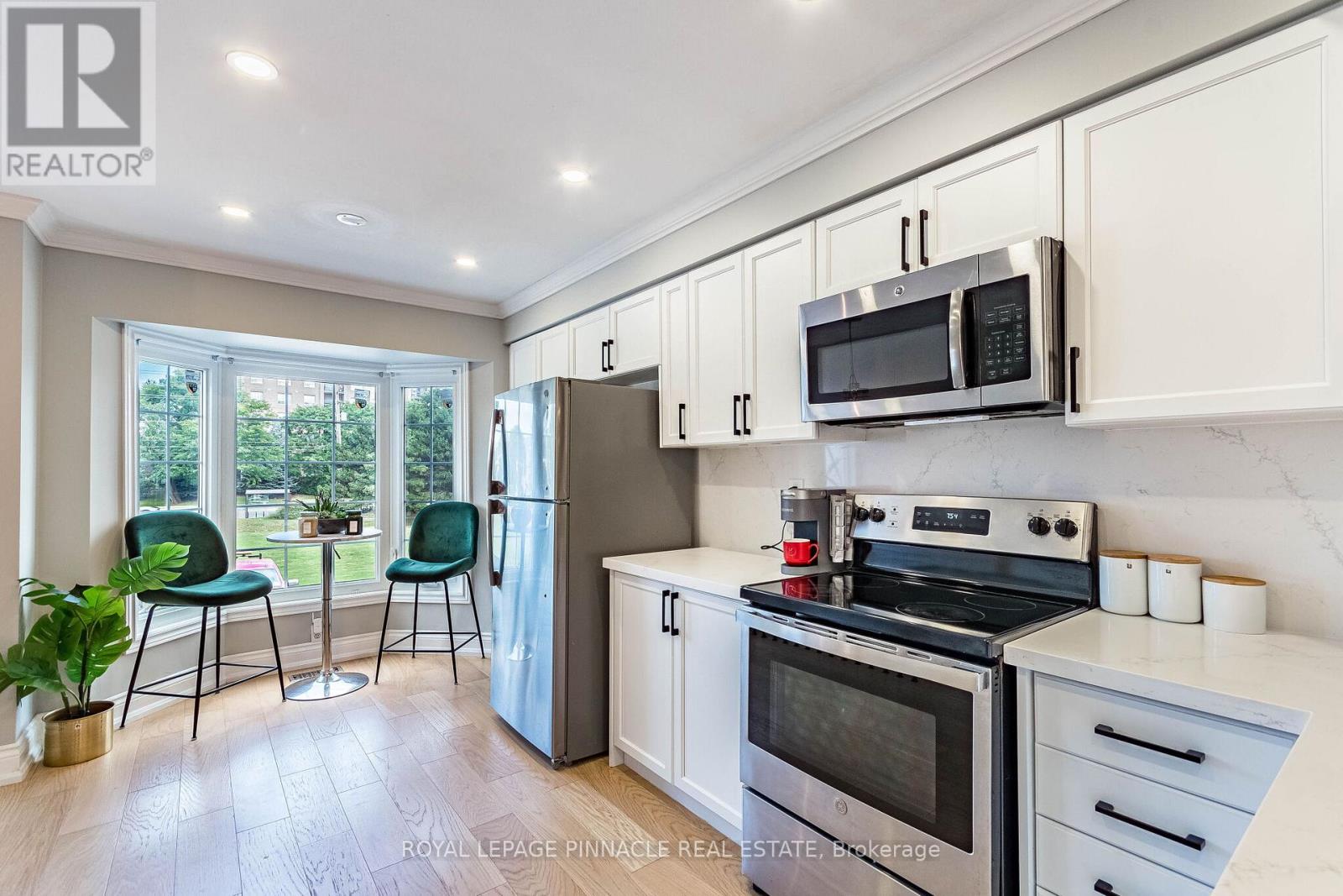 #4 3480 UPPER MIDDLE ROAD - 16