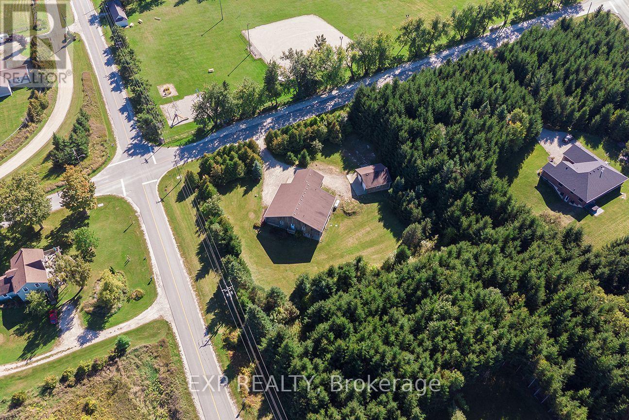 625421 15 SIDE ROAD - 29