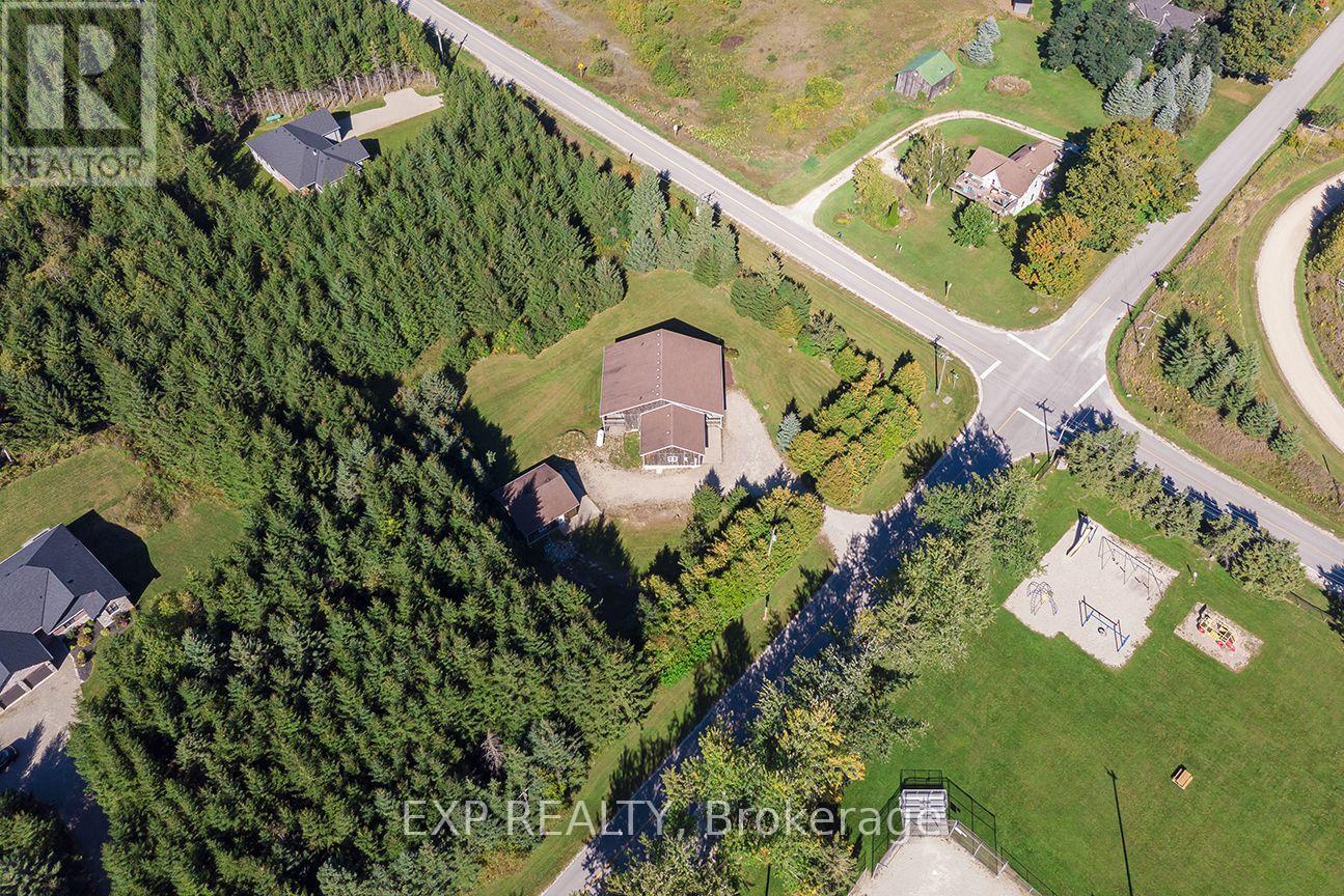 625421 15 SIDE ROAD - 34