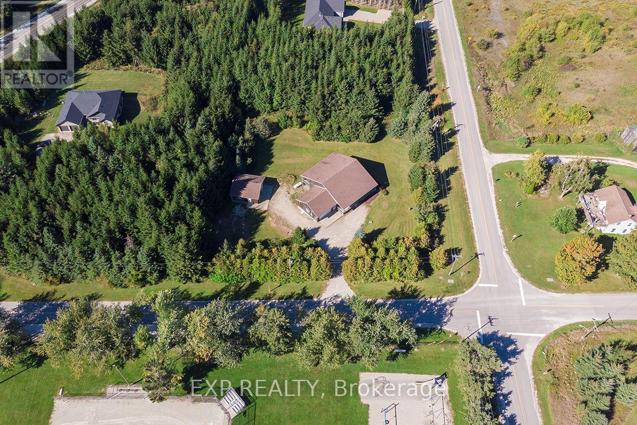 625421 15 SIDE ROAD - 35