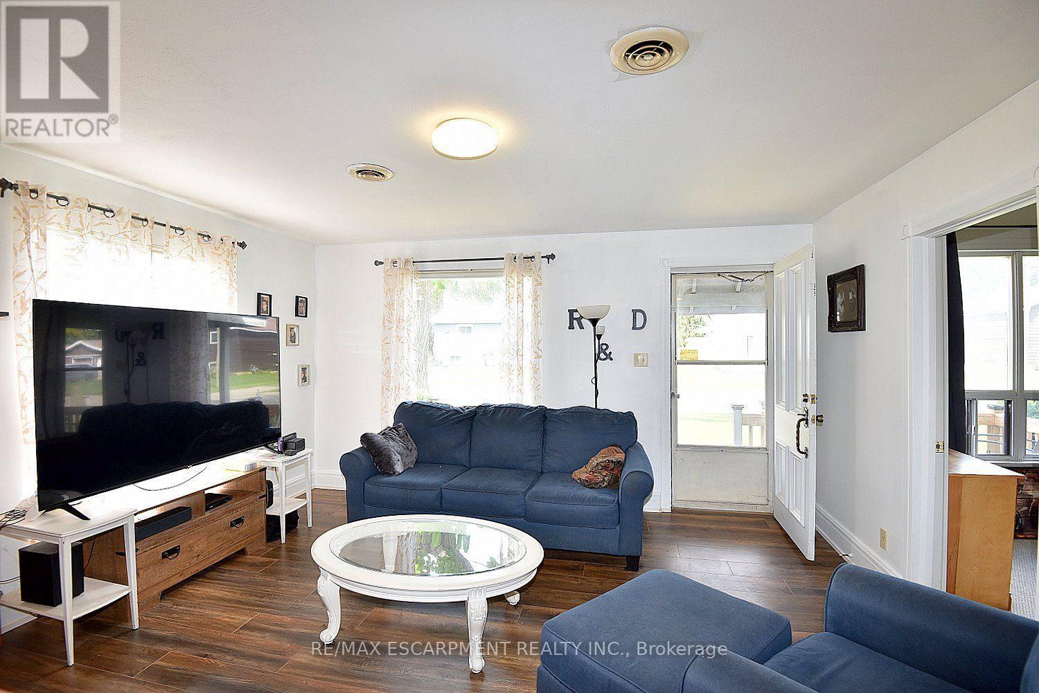 8 CHESTNUT STREET - 5