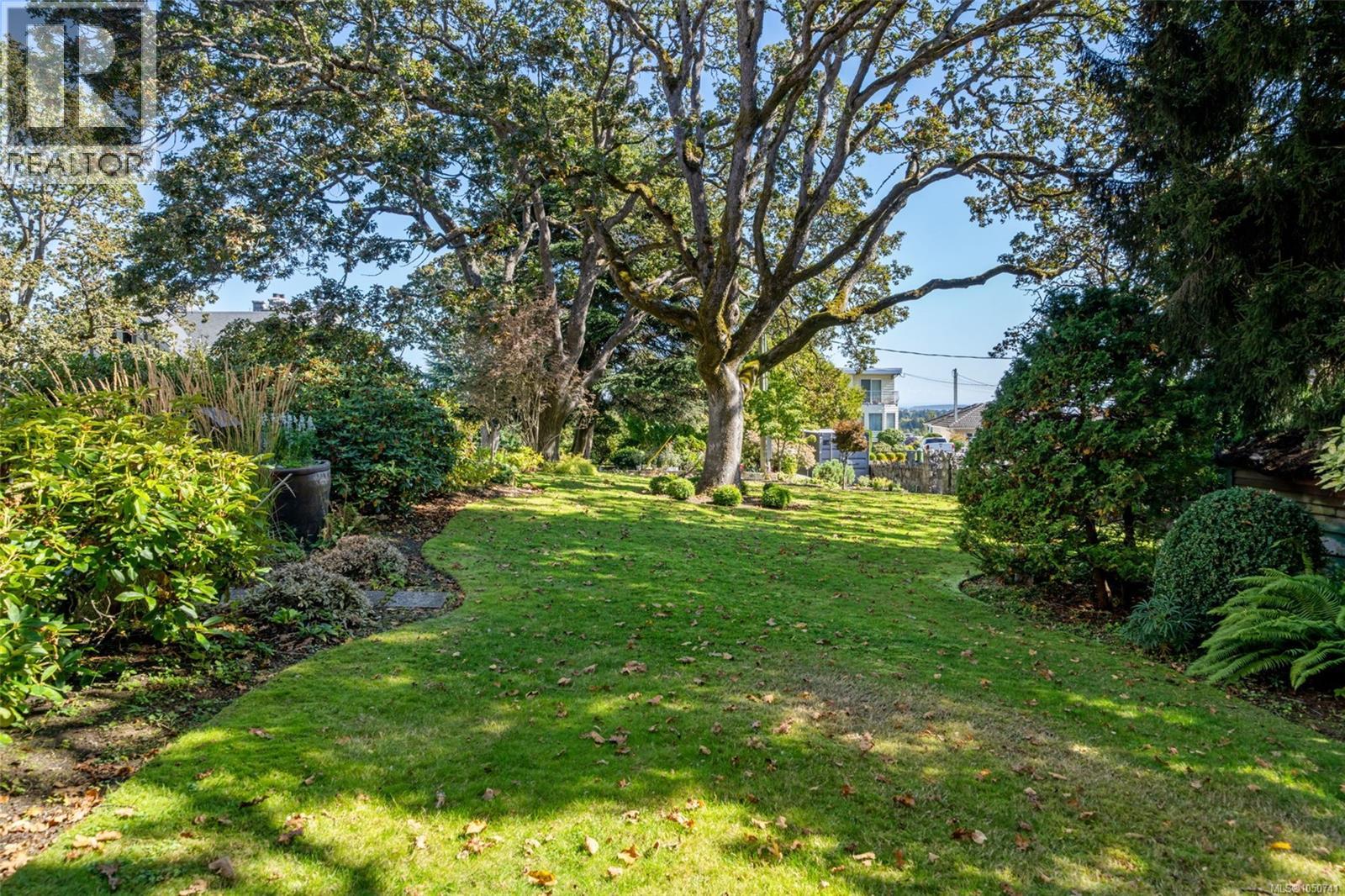 207 2930 Cook Street, Victoria