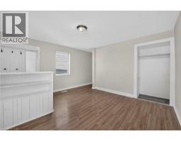 4pc Bathroom - 213-215 Maple Street, Dunnville, ON N1A2G3 Photo 9