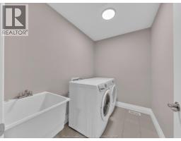 569 Holburn, Windsor, ON N8X0A3 Photo 36