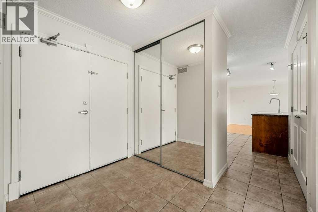 504, 4555 Varsity Lane NW - photo 3