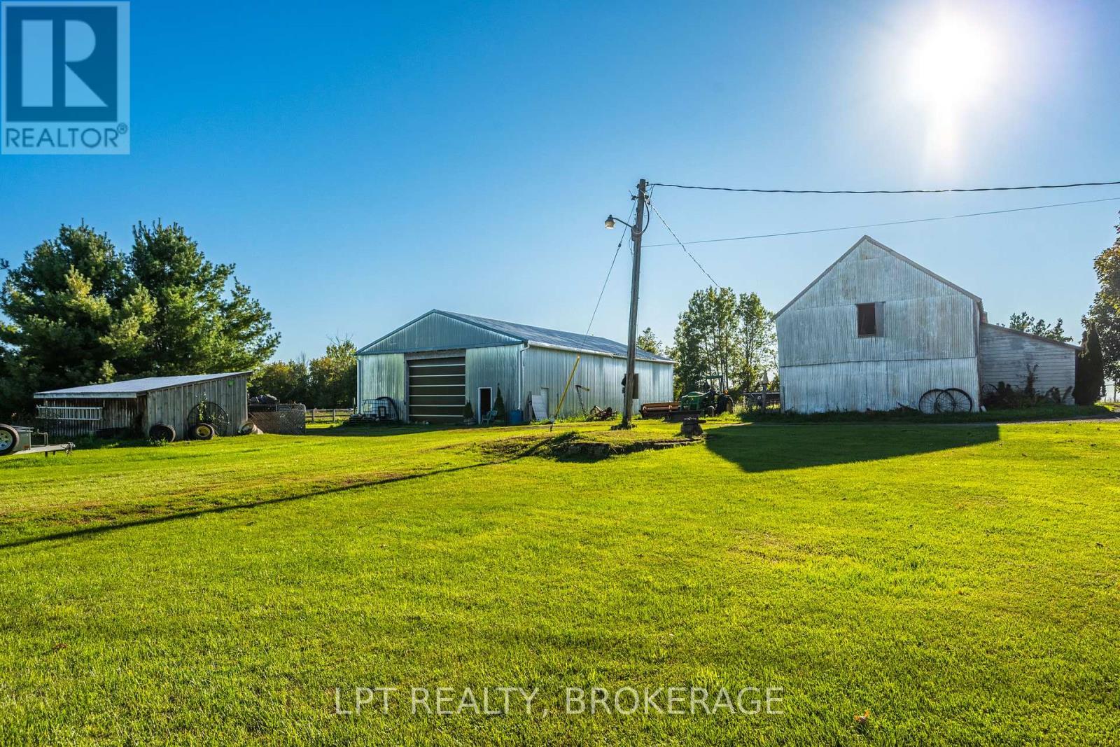 408 CHIPMUNK RIDGE ROAD, Loyalist (Lennox and Addington - South) — photo 3
