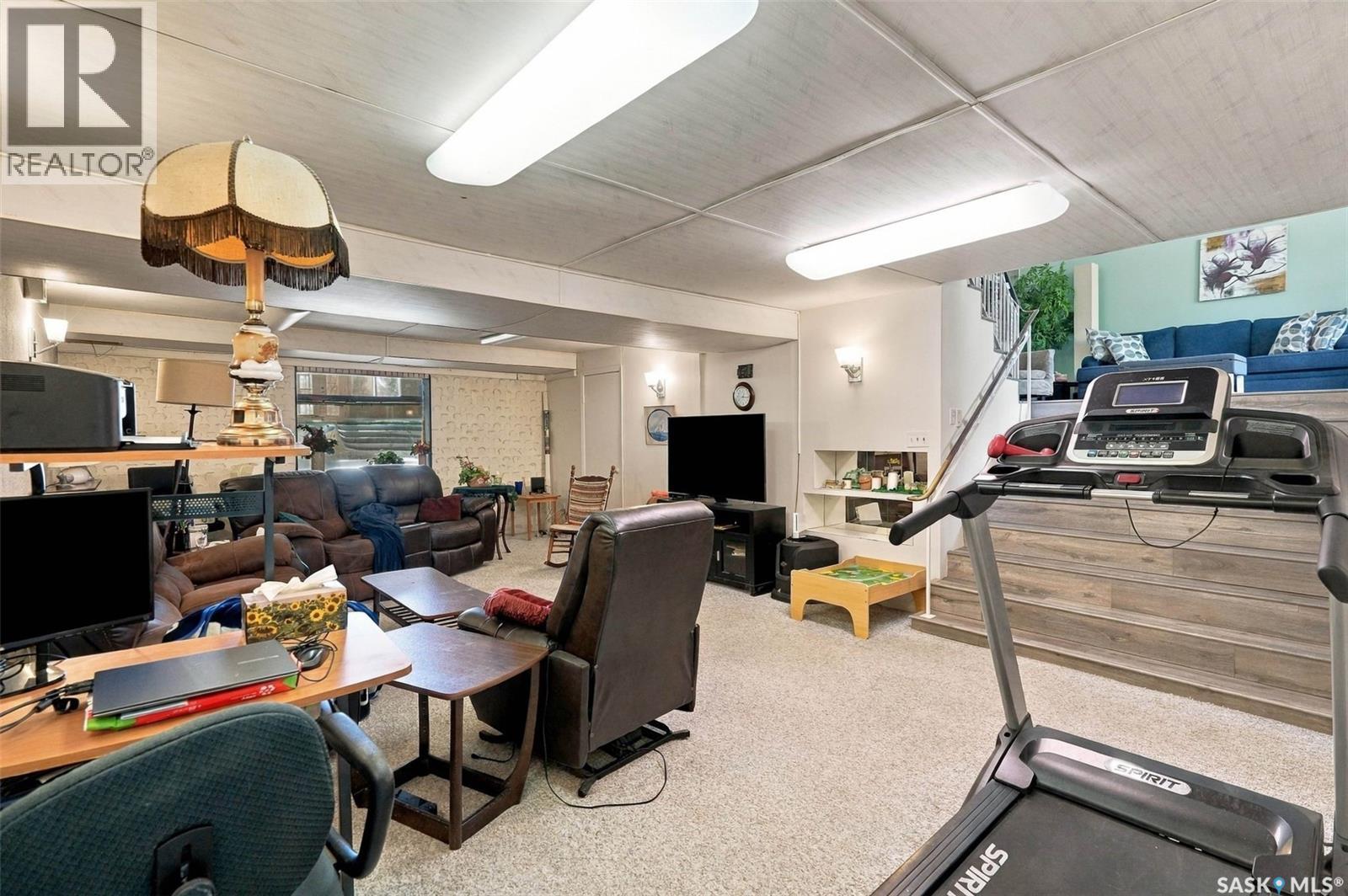 17 Hummingbird BAY, White City — photo 25