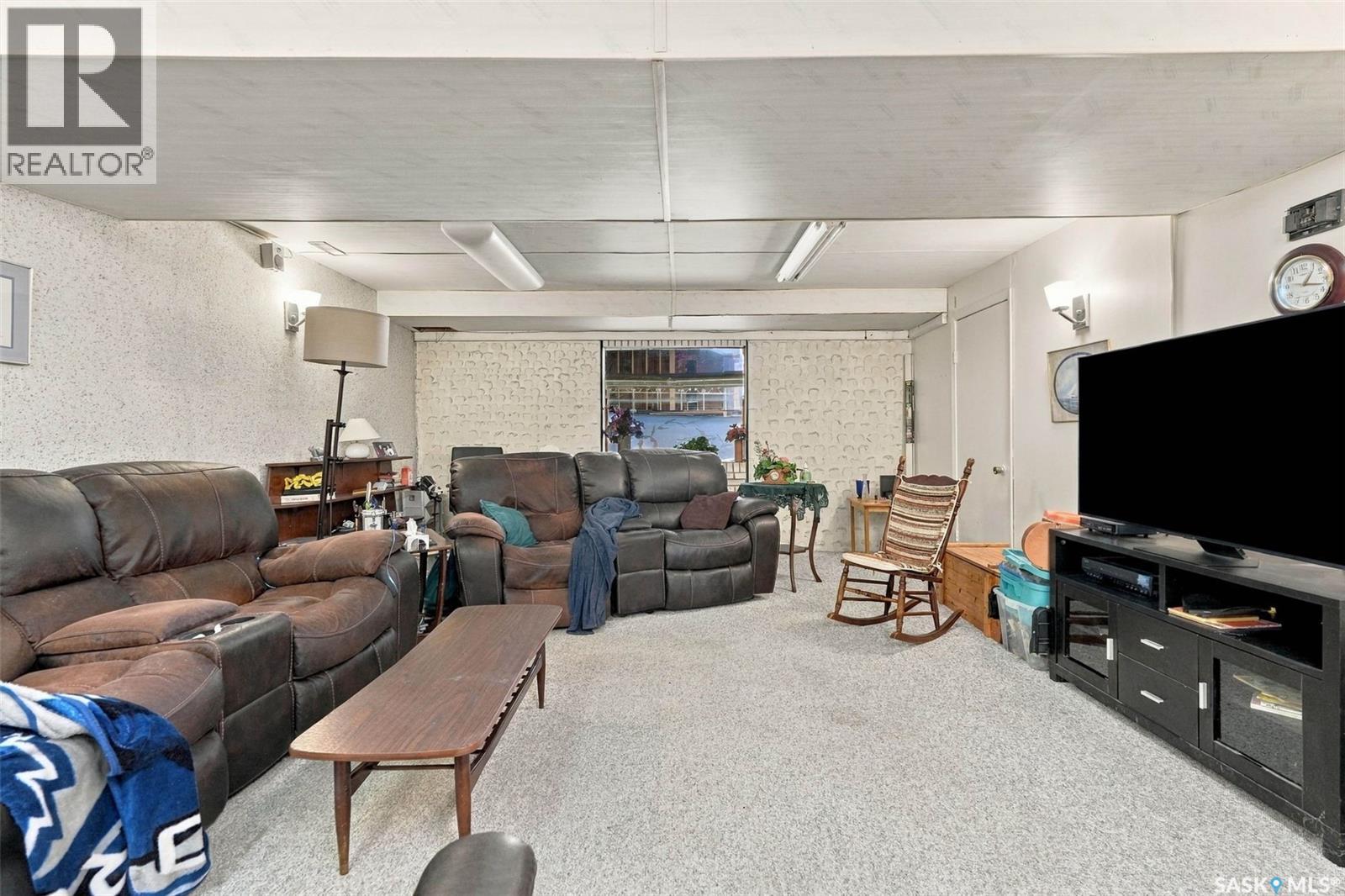 17 Hummingbird BAY, White City — photo 26