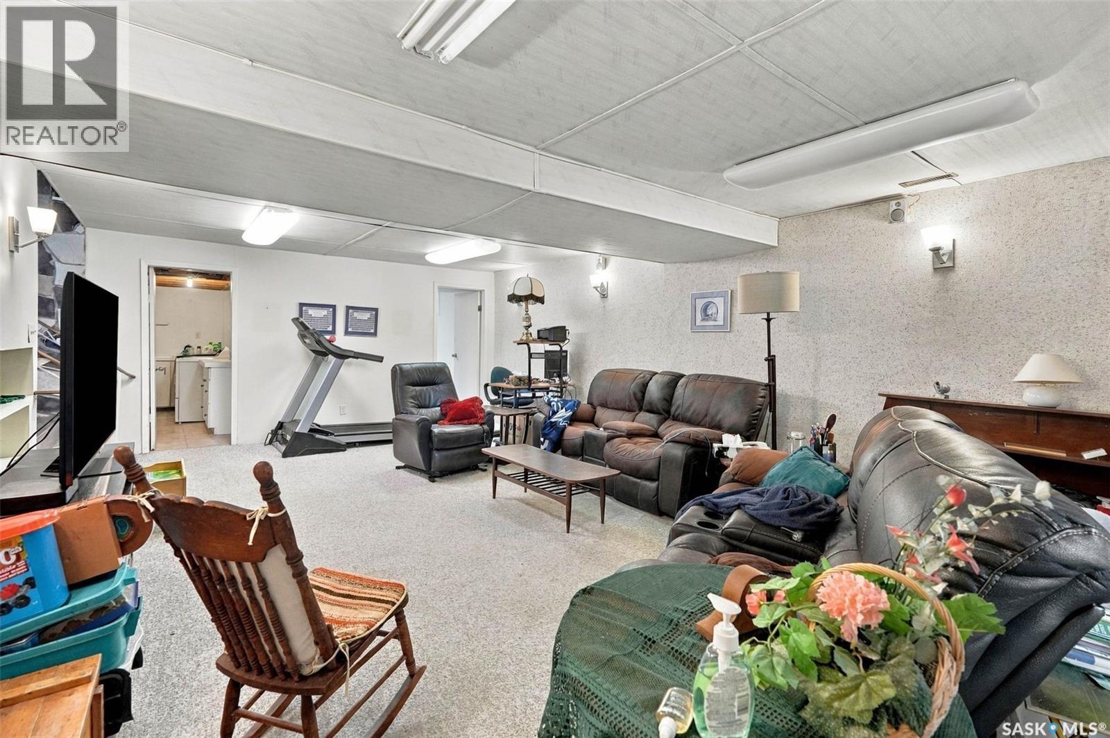 17 Hummingbird BAY, White City — photo 27