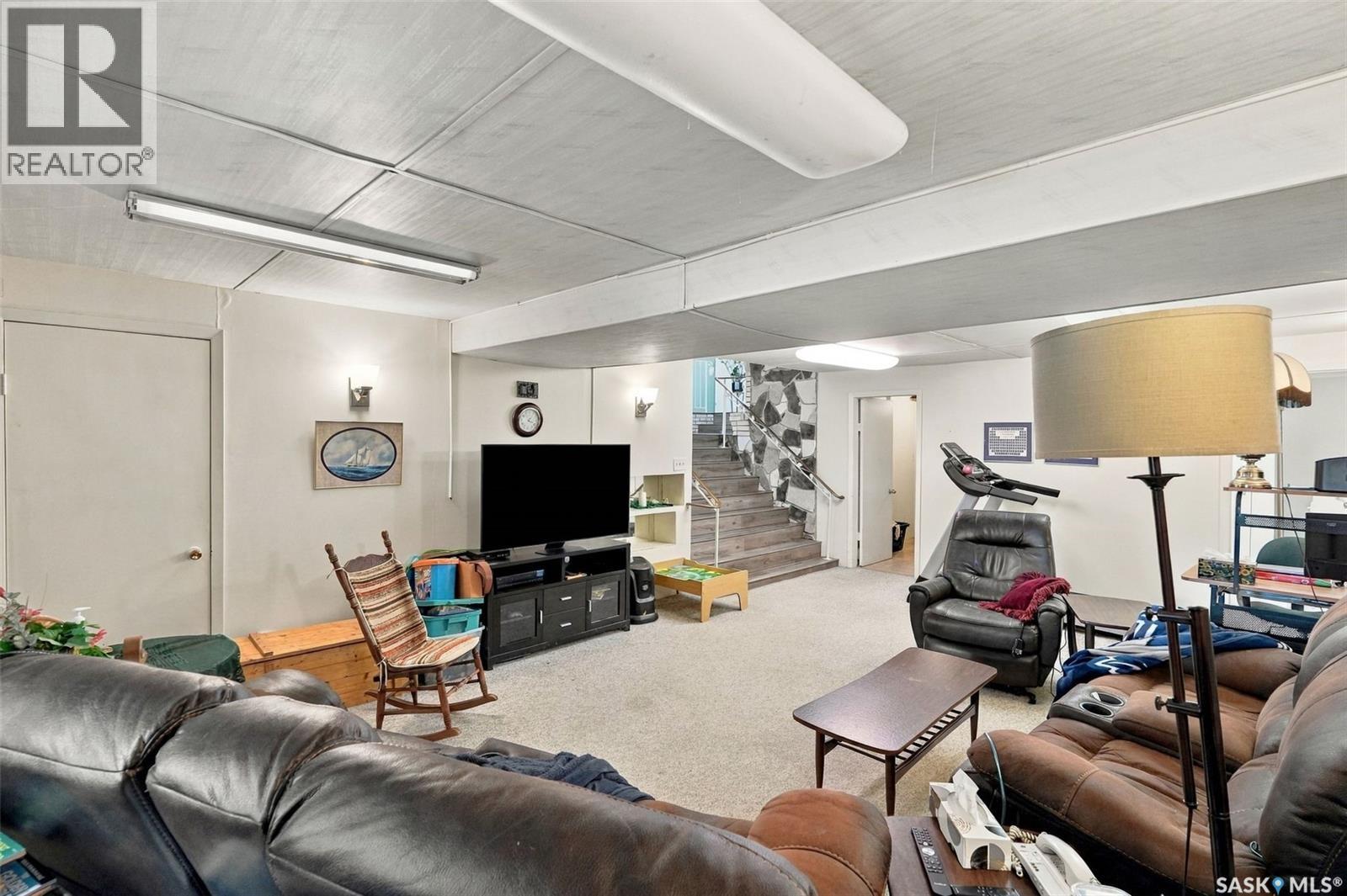 17 Hummingbird BAY, White City — photo 28