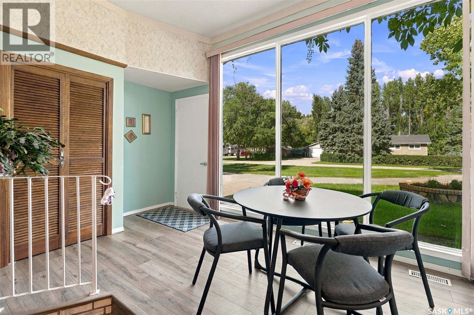 17 Hummingbird BAY, White City — photo 4