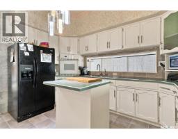 17 Hummingbird Bay, White City, SK S4L5B1 Photo 14