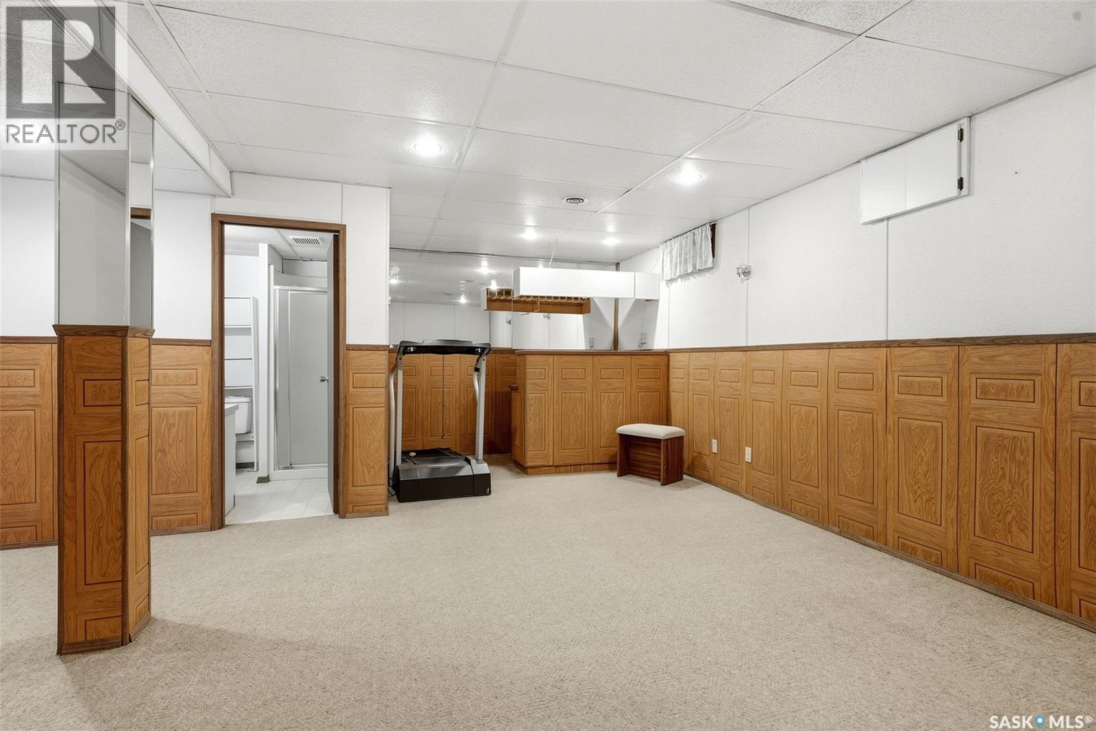 156 McCaul CRESCENT - 17