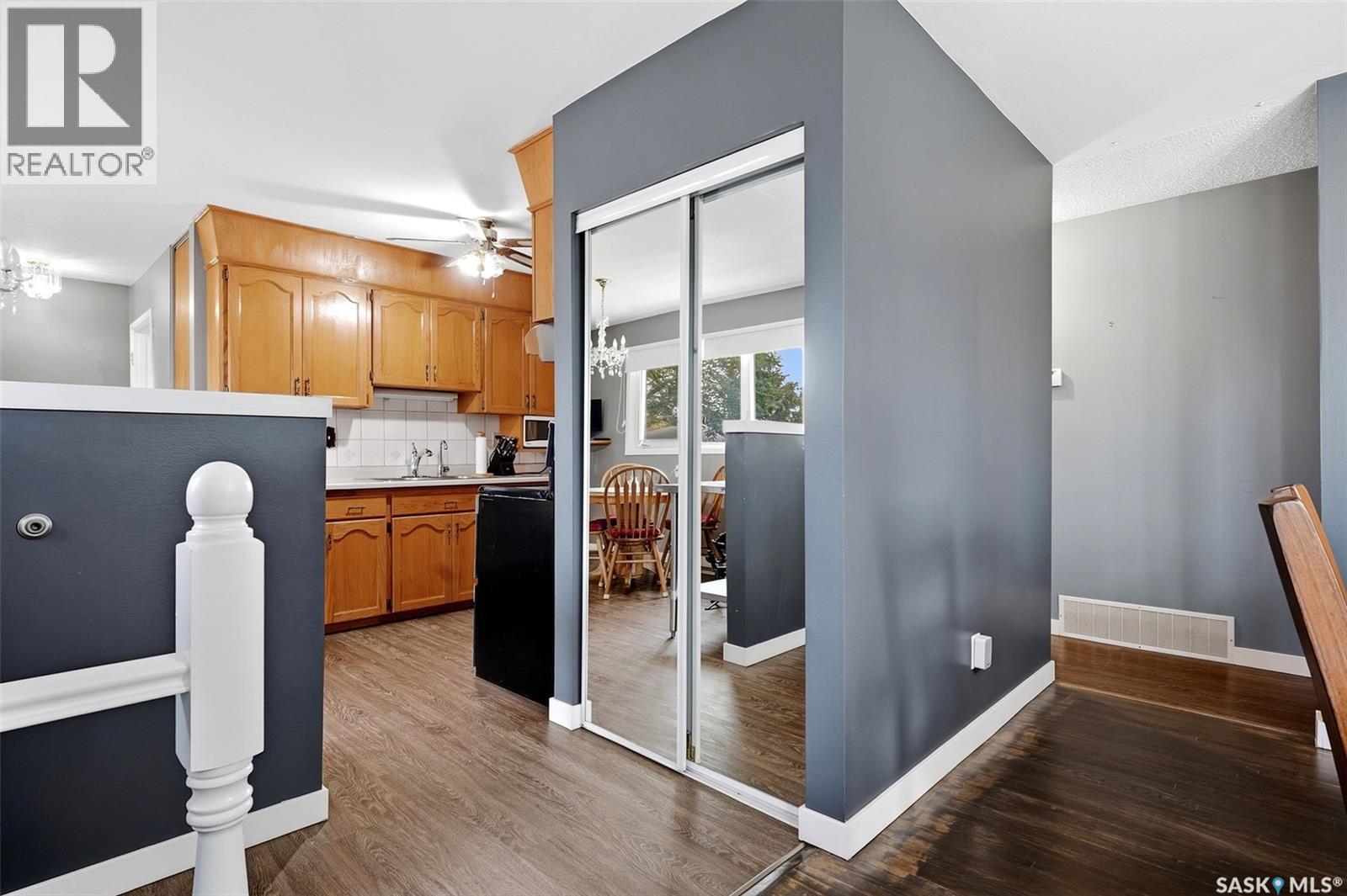156 McCaul CRESCENT, Regina — photo 3