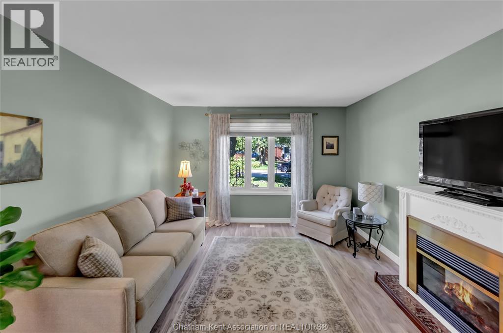 27 Marion AVENUE - 11