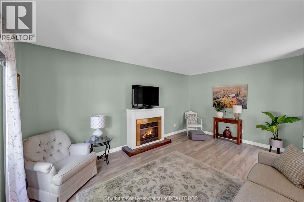 27 Marion AVENUE - 13
