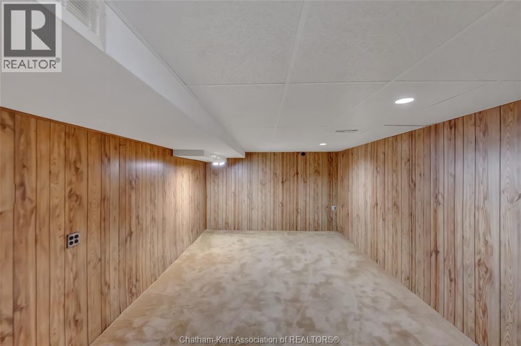 27 Marion AVENUE - 33