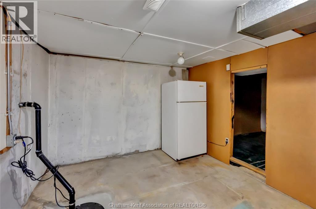 27 Marion AVENUE - 36