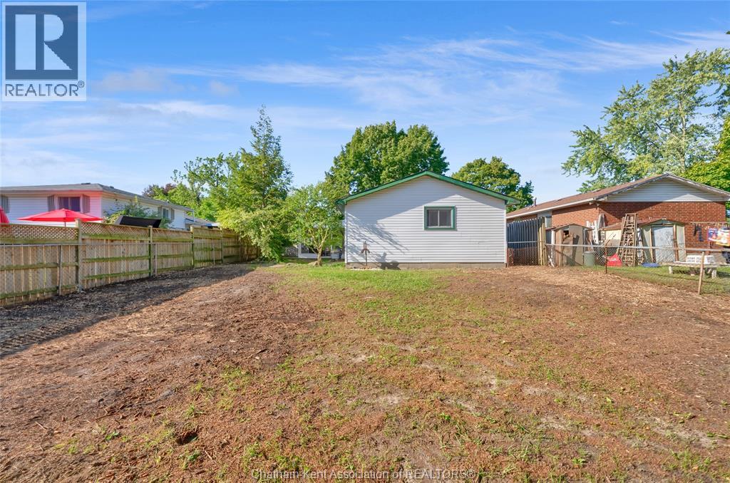 27 Marion AVENUE - 38
