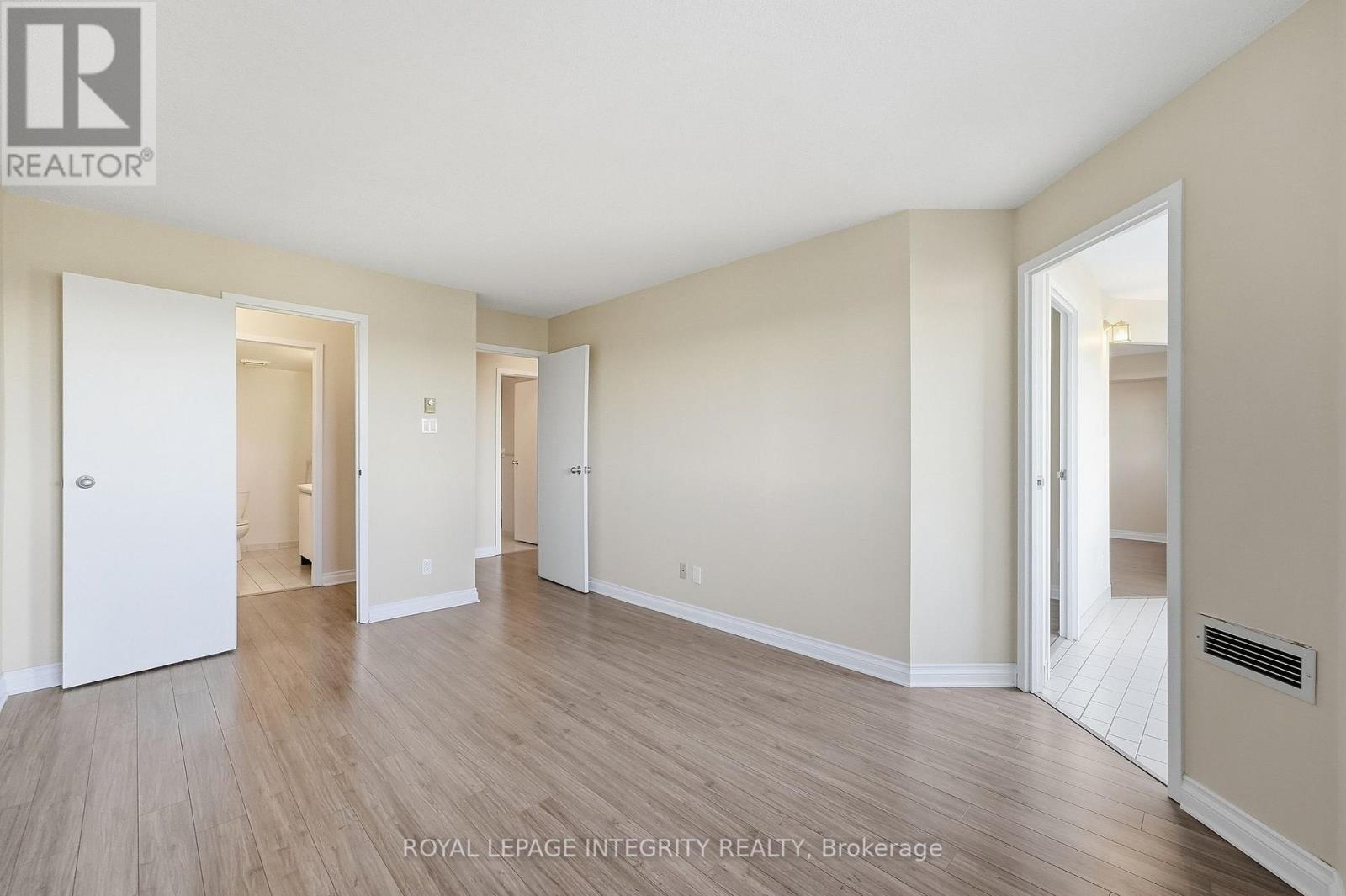 #808 1025 GRENON AVENUE - 16