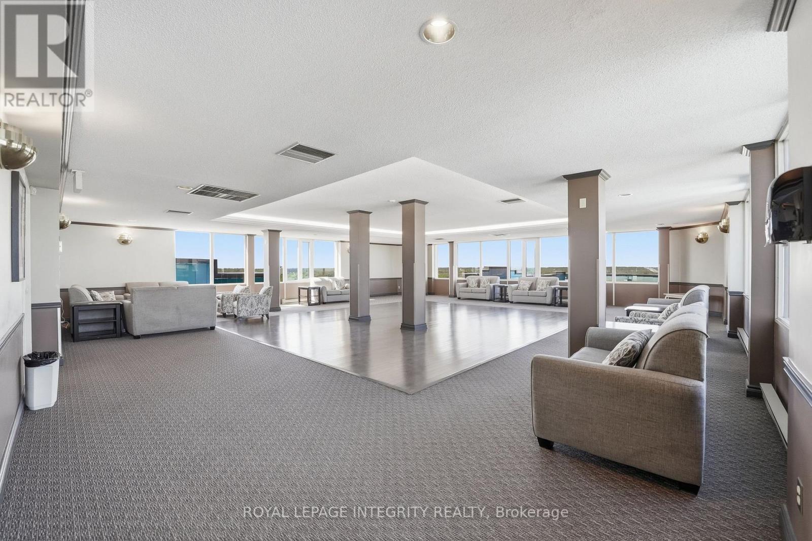 #808 1025 GRENON AVENUE - 32