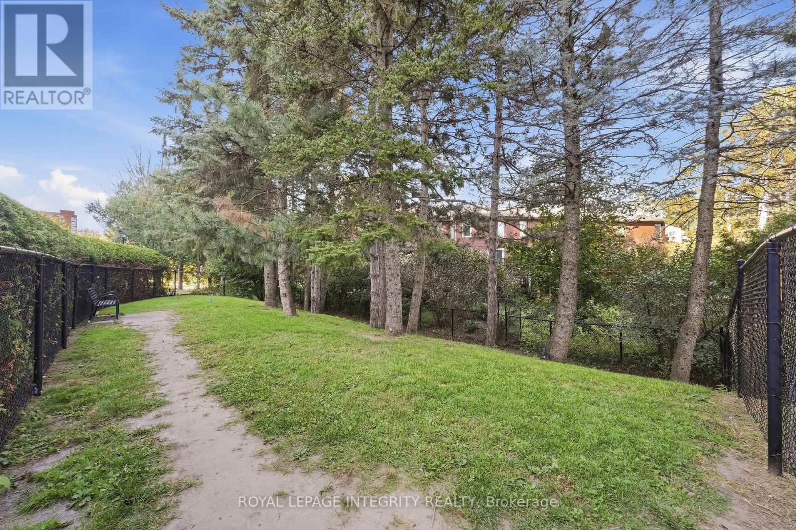 #808 1025 GRENON AVENUE - 39