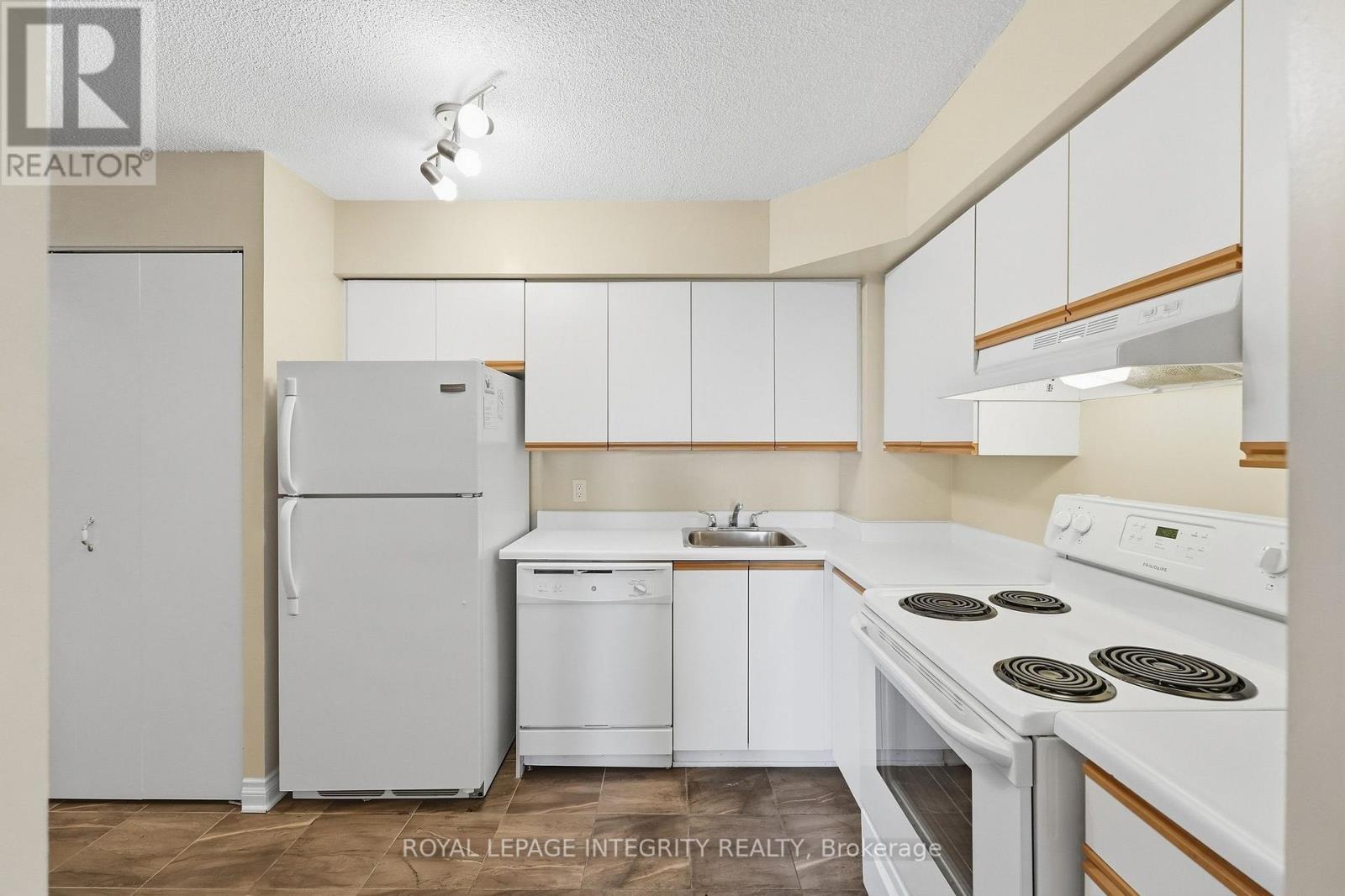 #808 1025 GRENON AVENUE - 6