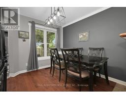 Living room - 29 Grenadier Way, Ottawa, ON K2J4L3 Photo 11