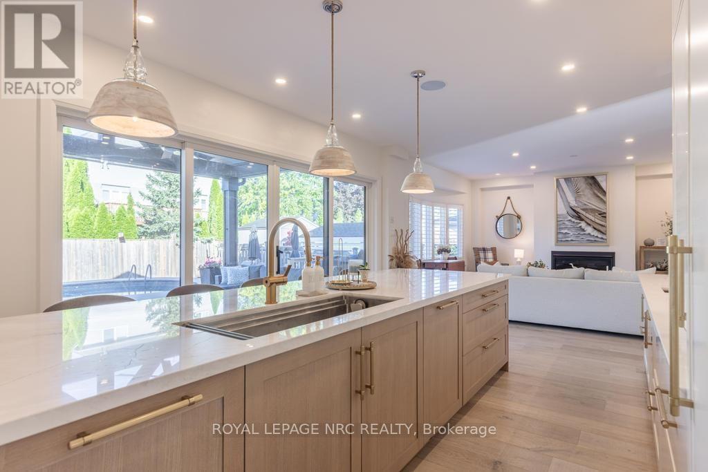 4050 BUSH CRESCENT - 16